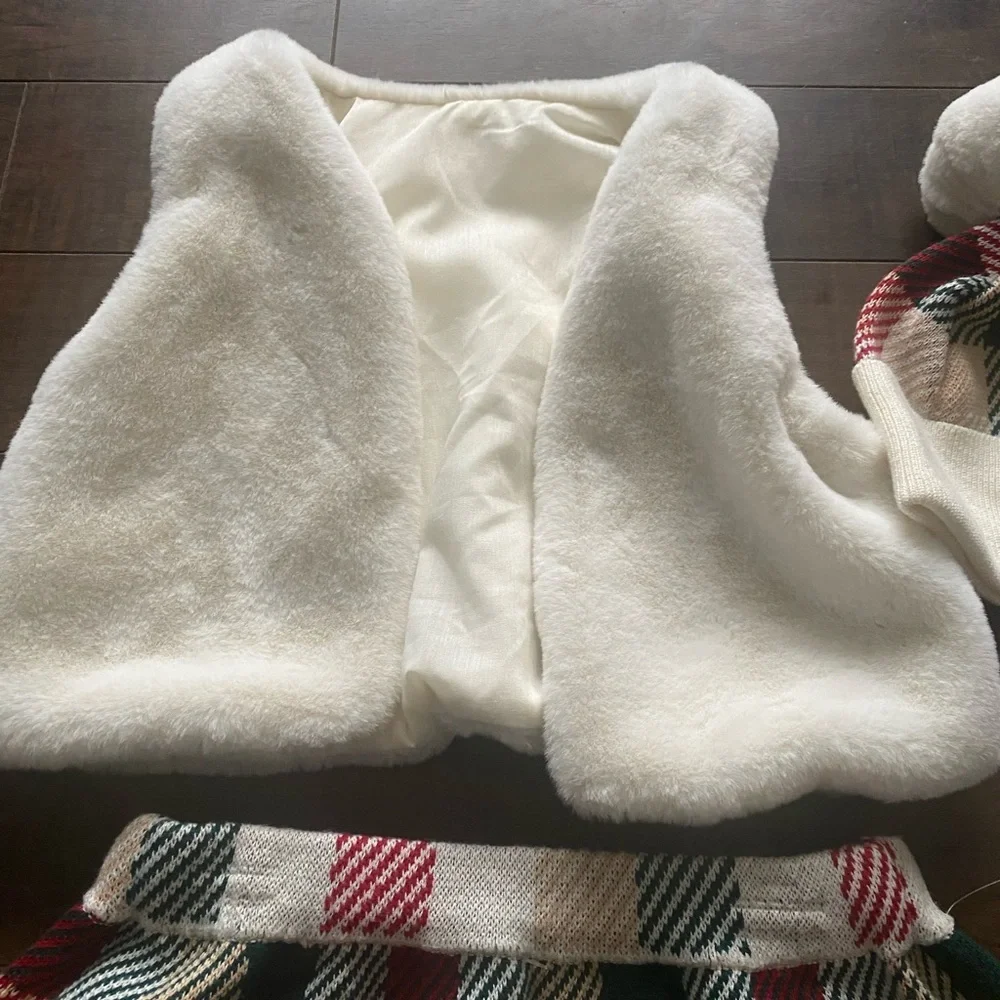 Tommy Bahama Skirt , Vest and hat set - Picture 7 of 10